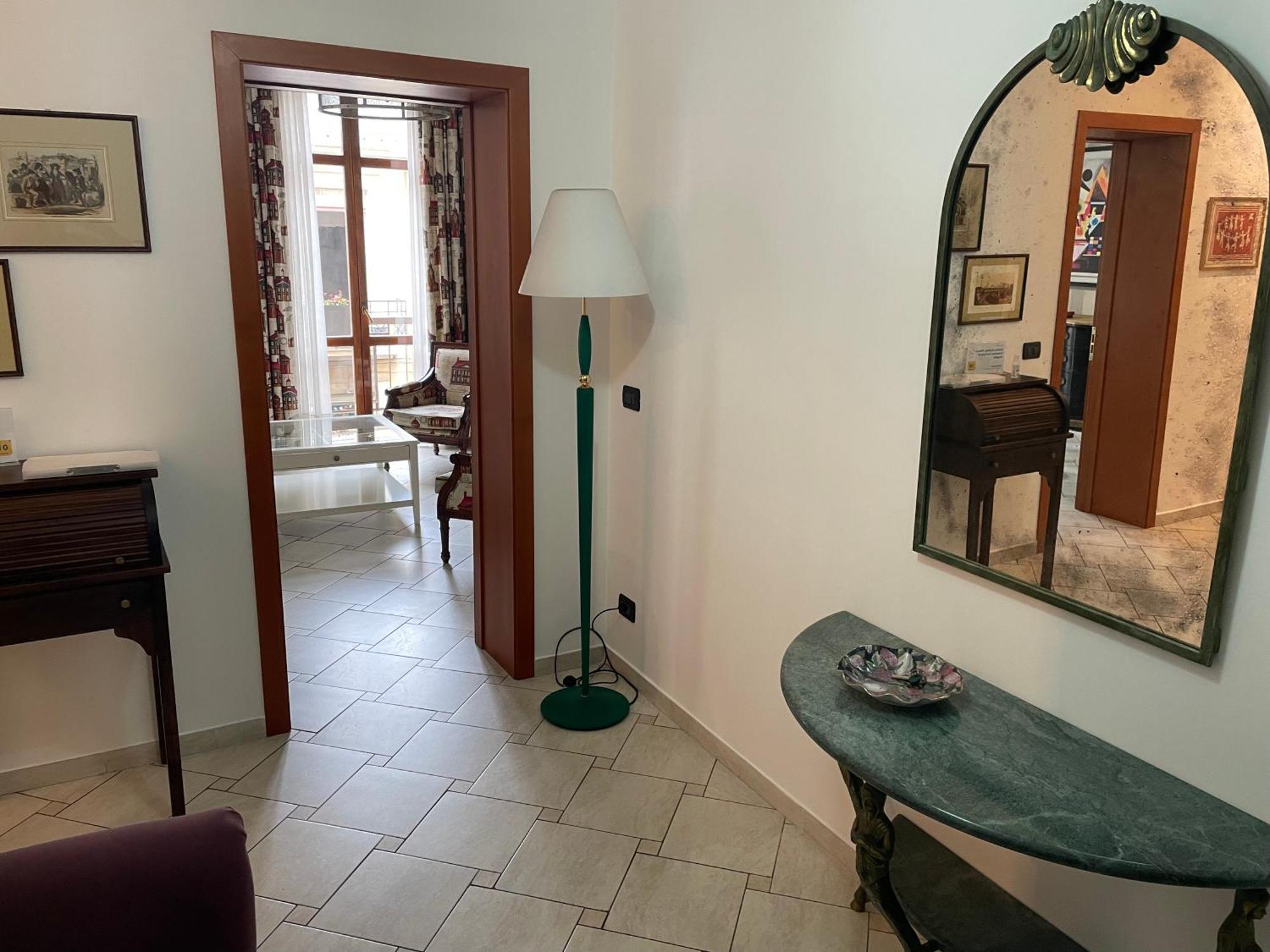 Centro Storico, Piazza Carmine: La Casa Di Angela Apartment Reggio Calabria Exterior photo